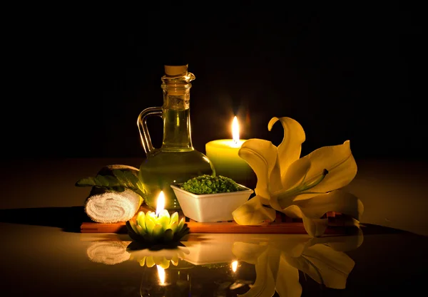 Natura morta spa con candele — Foto Stock