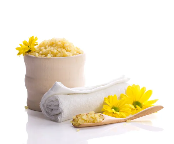 Wellness-Accessoires und Blumen — Stockfoto