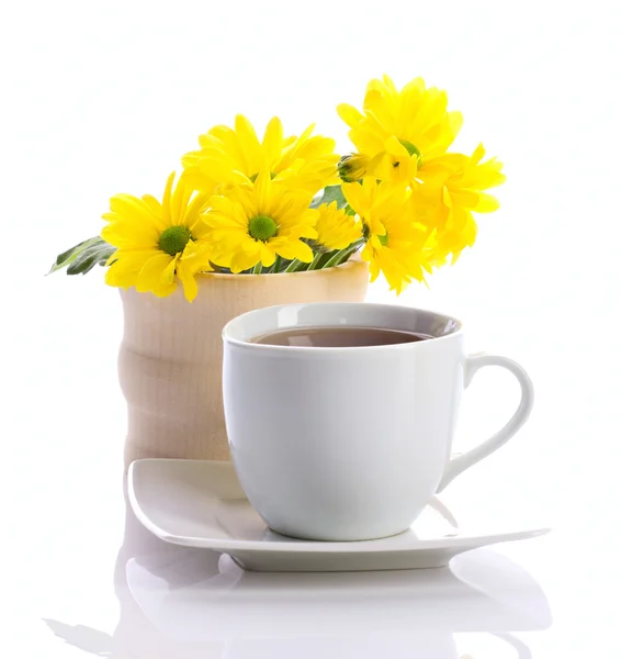 Tea and flowers — Stock Photo, Image