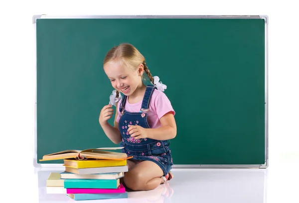 Girl reading book — Stock Photo, Image