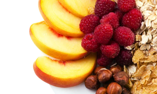 Mooie dessert met fruit en bessen — Stockfoto