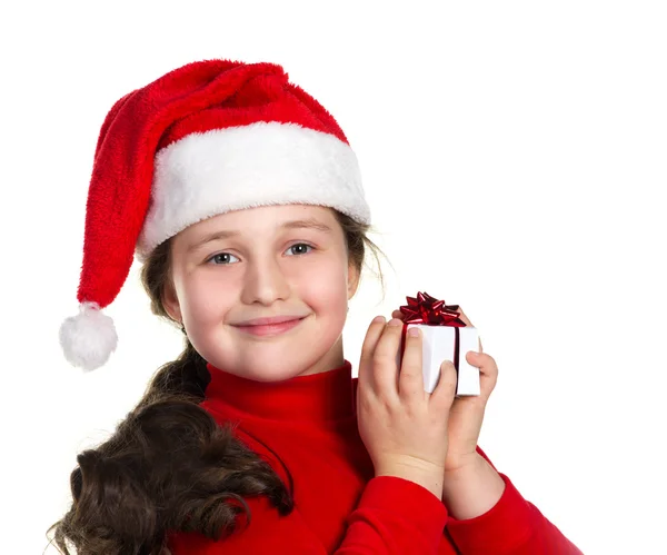 Menina sorridente com caixa de presente — Fotografia de Stock