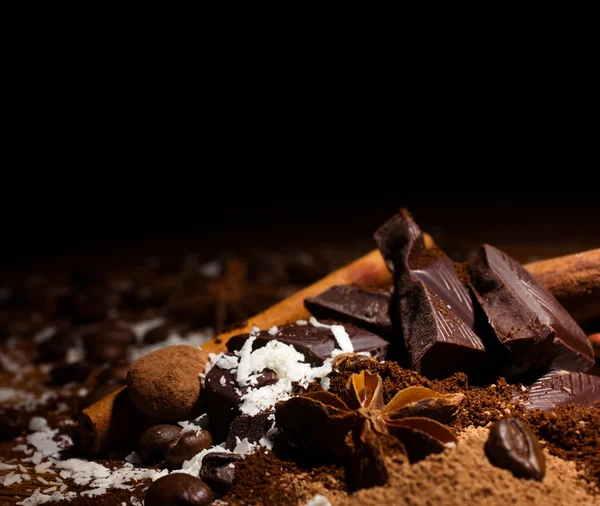 Choklad mix med kryddor — Stockfoto