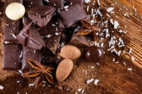 Mixed chocolate with spices — Stock Photo, Image