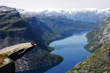 trolltunga kız