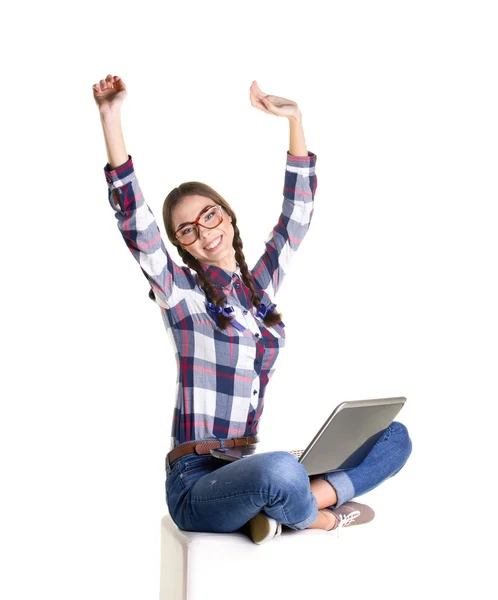 Vrolijk meisje met laptop — Stockfoto
