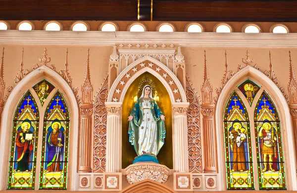 Kilisede Maria heykeli — Stok fotoğraf
