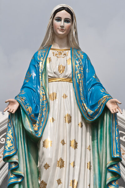 Maria statue