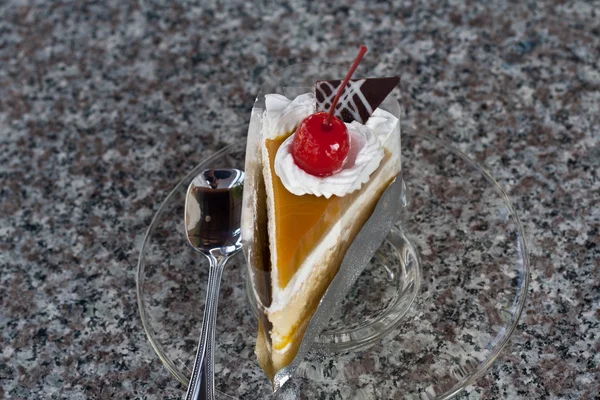 Torta al mango e ciliegia . — Foto Stock