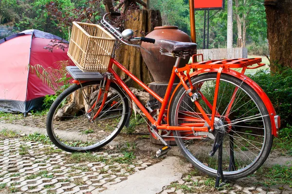 Old Red bicycle — Stock Photo, Image