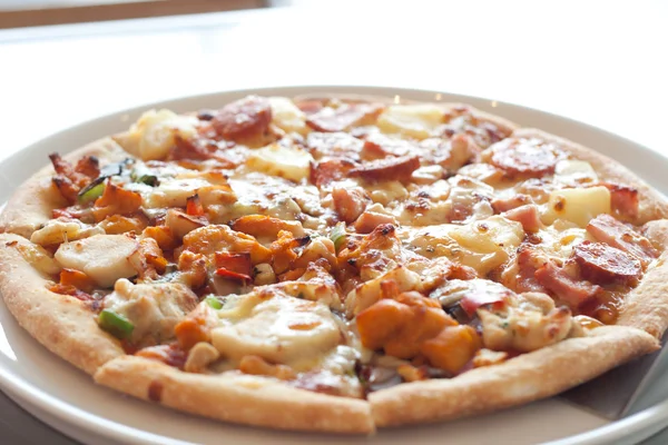 Pizza Aloha. — Stock Photo, Image