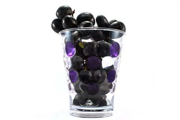 Zwart druiven in glas — Stockfoto