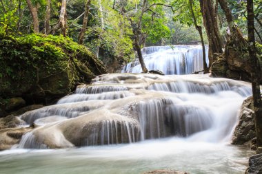 Erawan şelale
