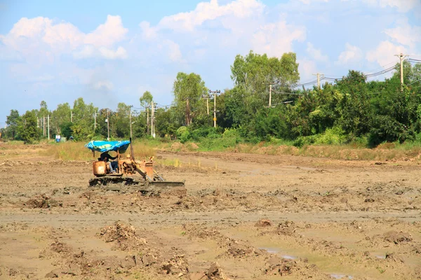 Traktor och lera — Stockfoto