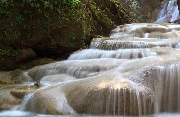 Erawan waterval — Stockfoto