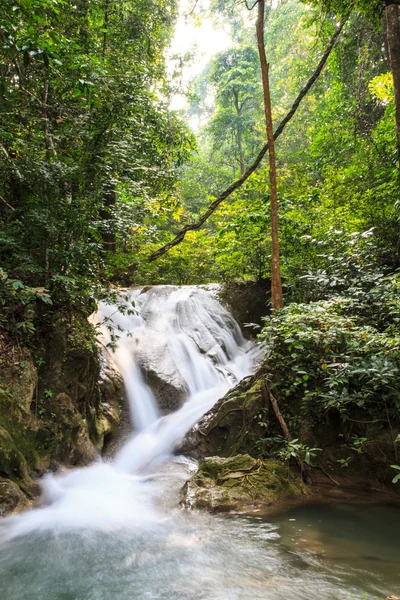 Erawan waterval — Stockfoto