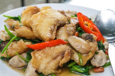 çizgili levrek kereviz ilave edin.