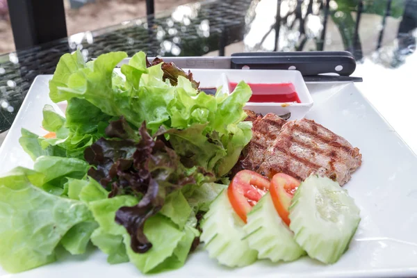 Varkensvlees salade — Stockfoto