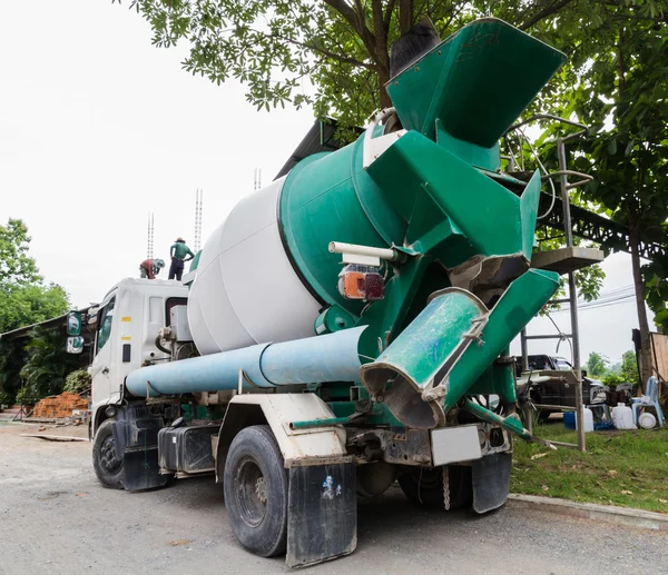 Concrete mixer truck — Stock Photo, Image