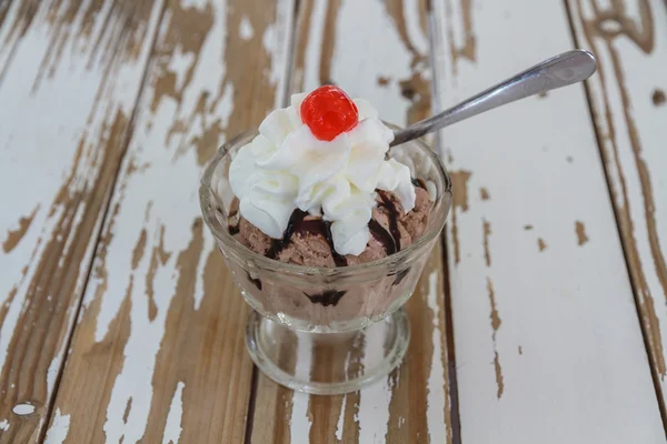 Çikolatalı dondurma — Stok fotoğraf