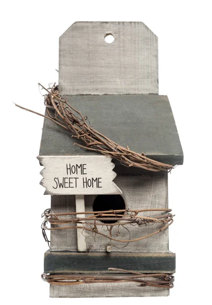 Птичий домик, изолированный на белом — стоковое фото