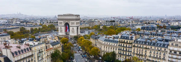 パリの凱旋門の空中ビュー — ストック写真