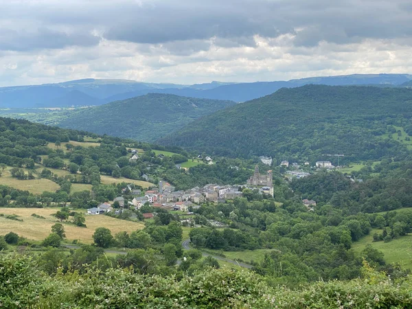 Pohled Starou Vesnici Saint Nectaire Auvergne Proslulou Svým Kravským Sýrem — Stock fotografie