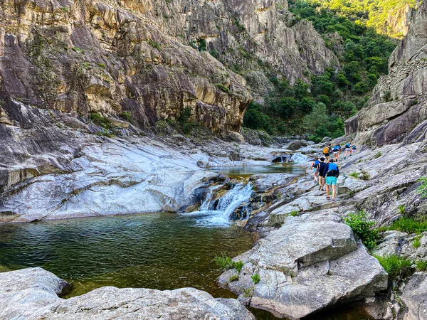 Grupo Povos Irreconhecíveis Caminhando Para Canyoning Desfiladeiros Chassezac — Fotografia de Stock