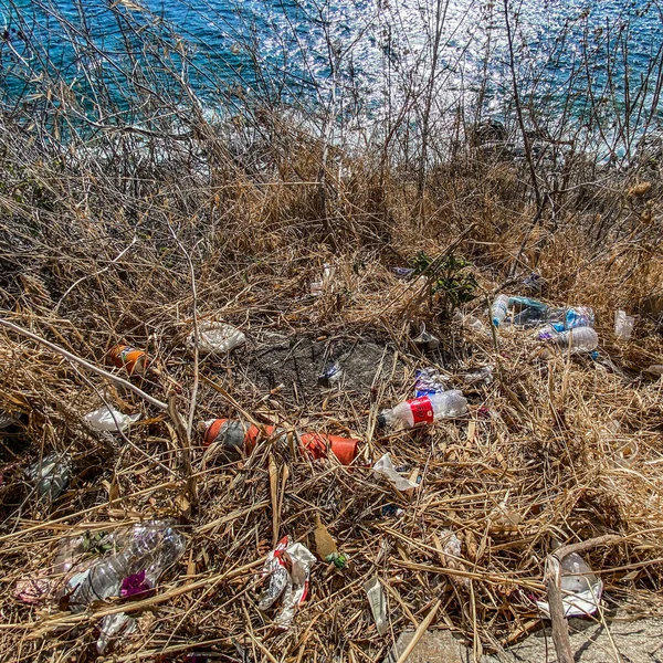 Plastová Láhev Pláži Ostrov Mykonos Řecko — Stock fotografie