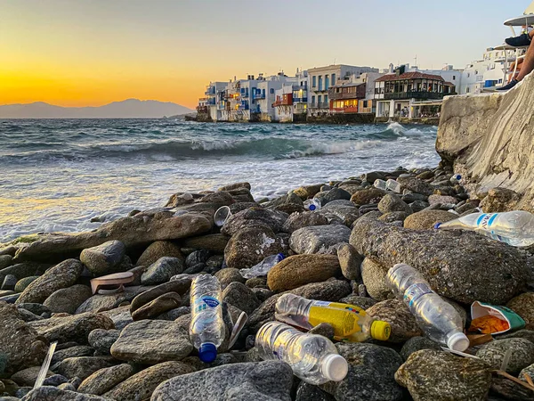 Mykonos Greece August 2021 Tourists Pollution Foreground Front Houses View — Stock Photo, Image