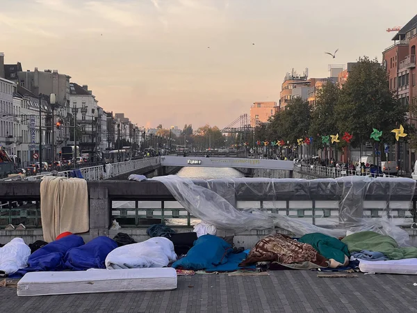 Bryssel Belgien Oktober 2022 Flera Migranter Väntar Legalisering Som Sover — Stockfoto