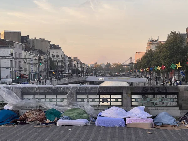 Bryssel Belgien Oktober 2022 Flera Migranter Väntar Legalisering Som Sover — Stockfoto