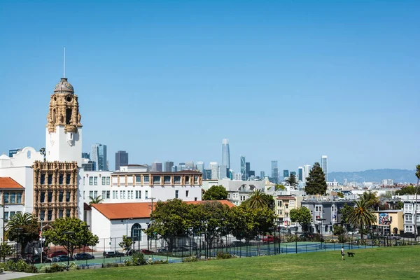 Mission Dolores Basilika Und San Francisco Skyline Blick Vom Dolores — Stockfoto