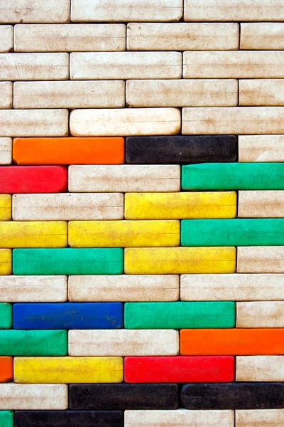 Mur de blocs en plastique multicolores et colorés — Photo