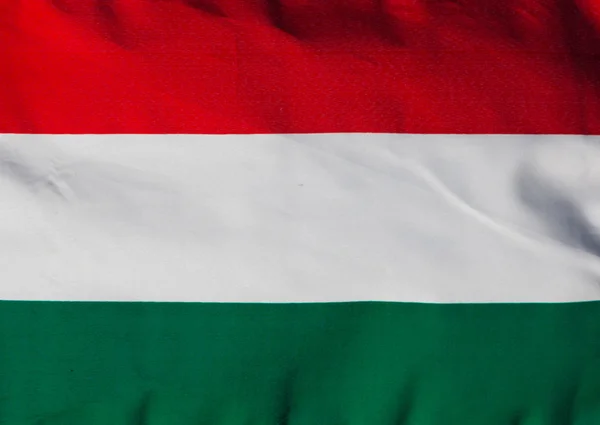 Ungarische Flagge im Wind — Stockfoto