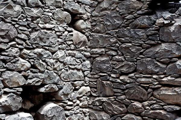 Dentro de las paredes de piedra de esquina de una casa —  Fotos de Stock