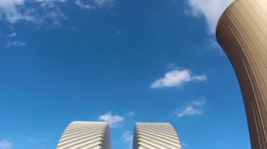 buhar türbini karşı nükleer enerji santrali.
