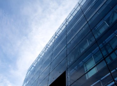 cam modern mimarinin mavi gökyüzü