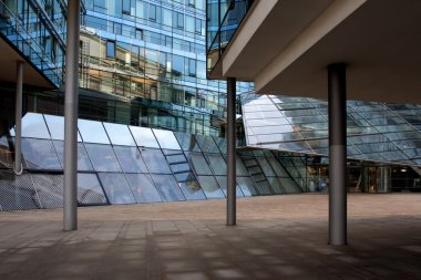 Modern cam mimari ofis binası