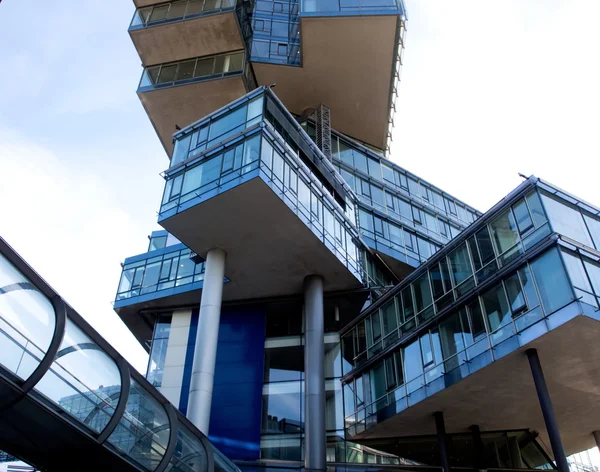 Arquitectura moderna del edificio de oficinas — Foto de Stock