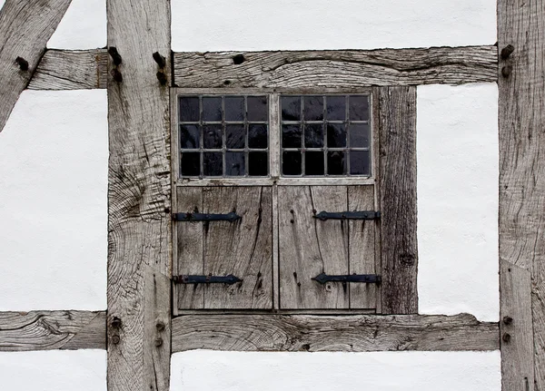 De blinden van het venster van de boerderij — Stockfoto