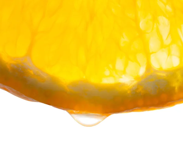 Naranja y gota de jugo sobre fondo blanco — Foto de Stock