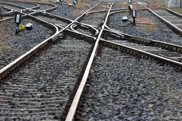 Cruce ferroviario sobre grava —  Fotos de Stock