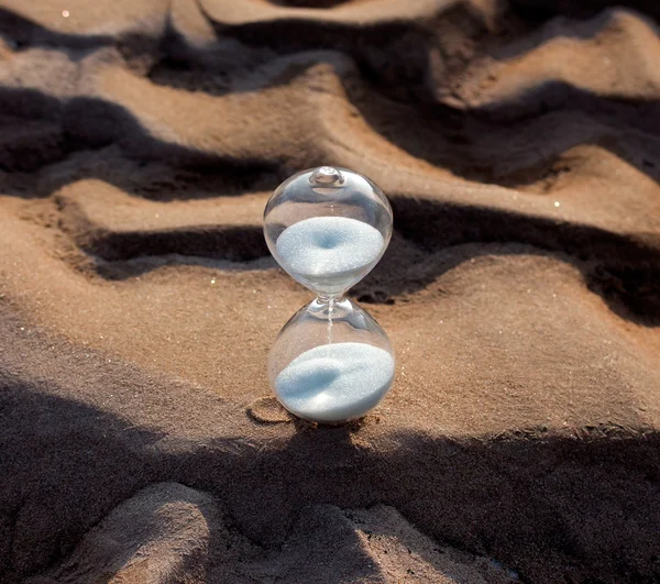 Clessidra sulla sabbia congelata — Foto Stock