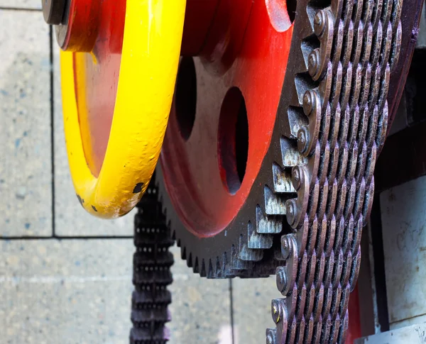 The chain drive of machine at the factory — Stock Photo, Image