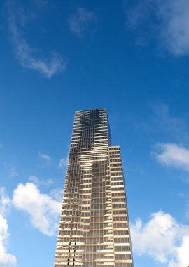 gökdelen mavi gökyüzü Köln, Almanya