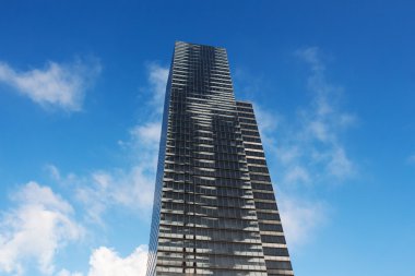 gökdelen mavi gökyüzü Köln, Almanya