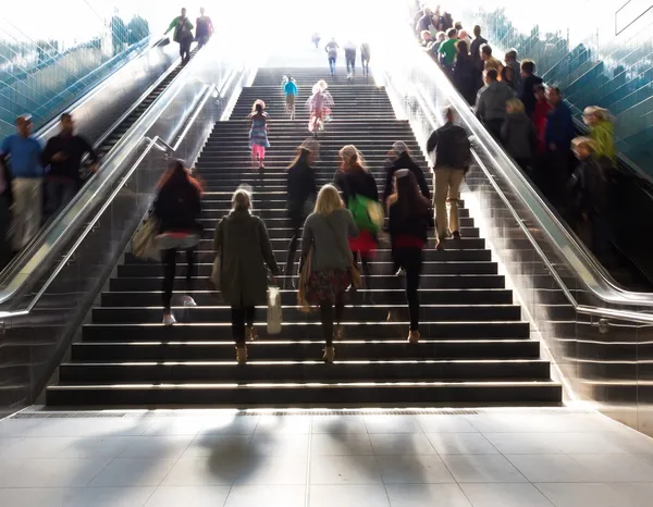 Lépcsők a metró citiy — Stock Fotó