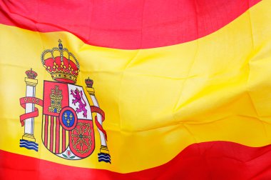 Rüzgar güneş ışığı altında İspanyol bayrağı