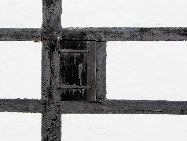 The door shutter of old farmhouse — Stock Photo, Image